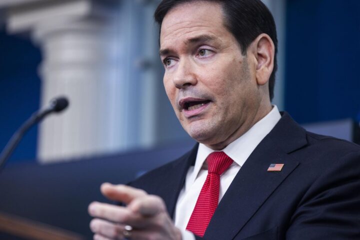 El secretario de Estado estadounidense, Marco Rubio, en la sala de prensa de la Casa Blanca en Washington, D.C., EE. UU., el 5 de mayo de 2026. EFE/JIM LO SCALZO