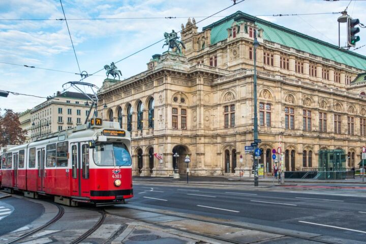 Viena tiene uno de los mejores transportes públicos del mundo, pero no consigue librarse de los coches