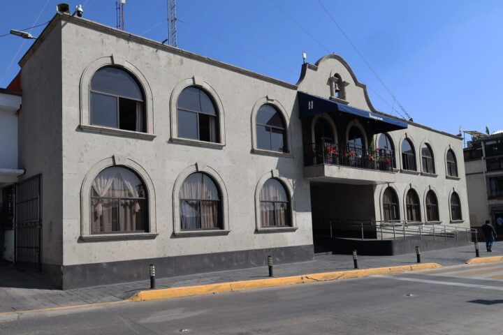 Huixquilucan mantiene calificación HR AA+ por manejo financiero sólido.