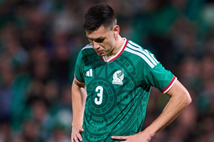 César Montes sale lesionado y preocupa a México rumbo al Mundial 2026

