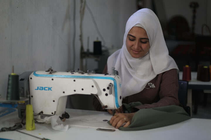 Nour Al Nimla sigue trabajando con los pocos medios disponibles en Gaza.