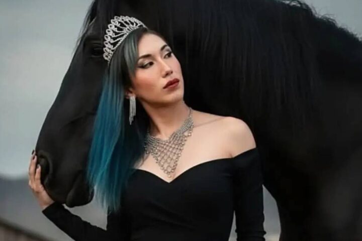 Fanny Delgado, “La chica del pelo bluuu”