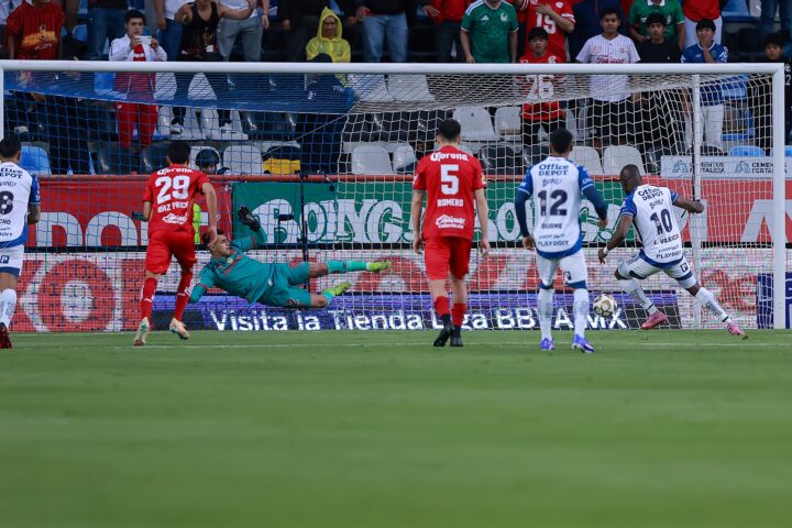 Pachuca gana ante Toluca y se clasifica a las semifinales de la Liga MX.