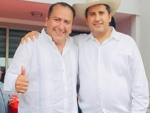 Roberto Ávila Tinoco y Carlos Manzo.