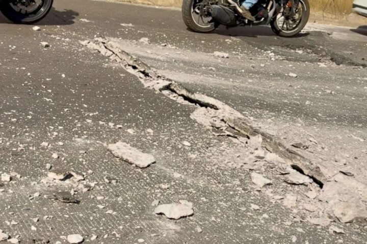 Se abre grieta en Circuito Interior de CDMX y se fractura el concreto hidráulico