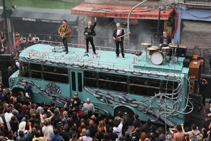 U2