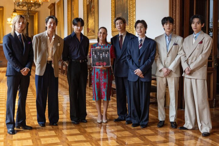 Sheinbaum recibe a BTS en Palacio Nacional y desata furor entre ARMY México