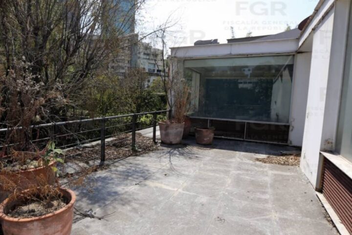 Residencia millonaria de Emilio Lozoya asegurada por FGR