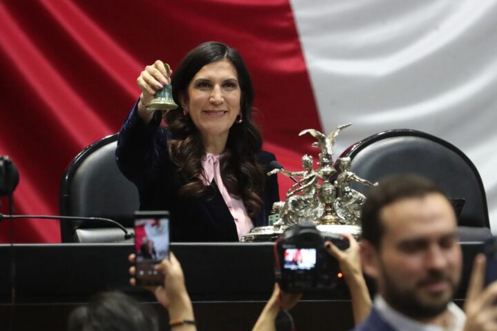 Kenia López Rabadán