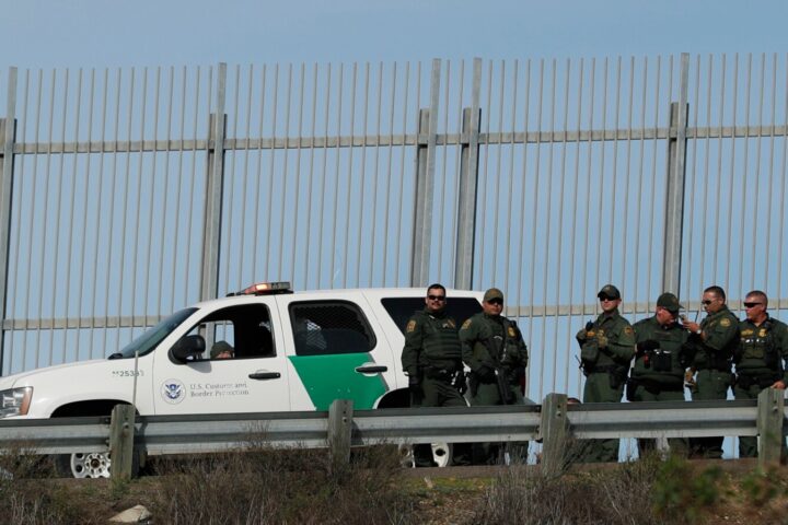 Patrulla Fronteriza enfrenta denuncias constantes por abusos y tráfico de migrantes