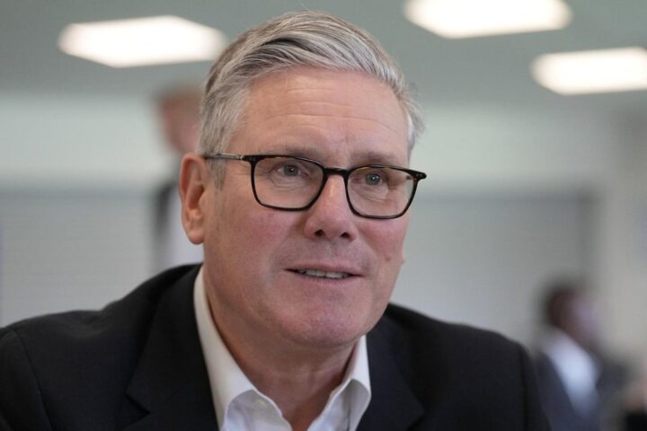 Starmer intenta sobrevivir agarrándose ahora al rechazo del Brexit y promete poner al Reino Unido “en el corazón de Europa”