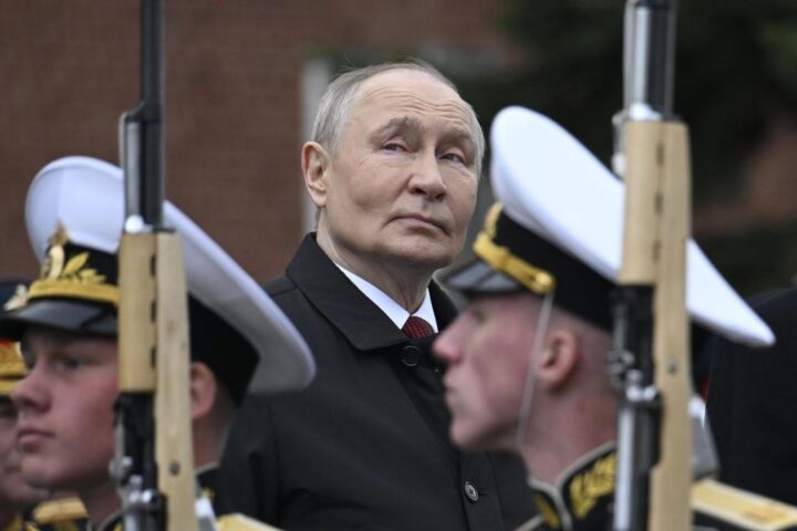 Rusia celebra un desfile de la Victoria de menor envergadura, mientras aumenta la preocupación por la guerra en Ucrania