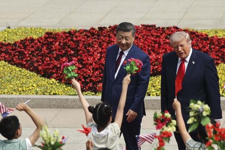 Xi afirma que China y Estados Unidos acuerdan estabilizar las relaciones comerciales