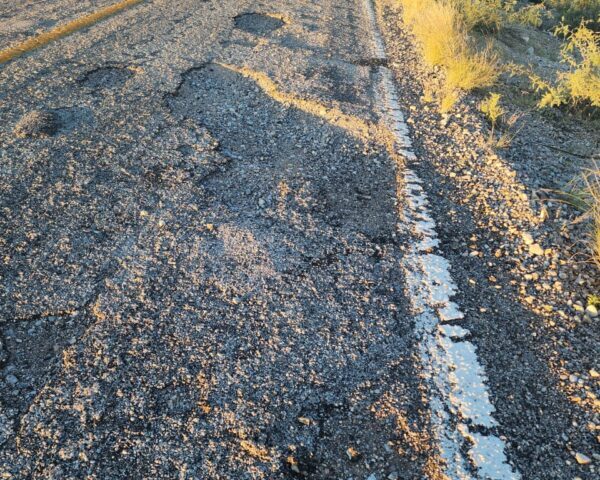 Atiende SICT petición de Coyame para reparar carretera   