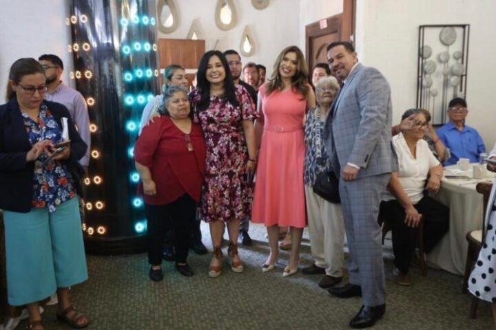 Celebra Cruz Día de las Madres con las coordinadoras de los CAM