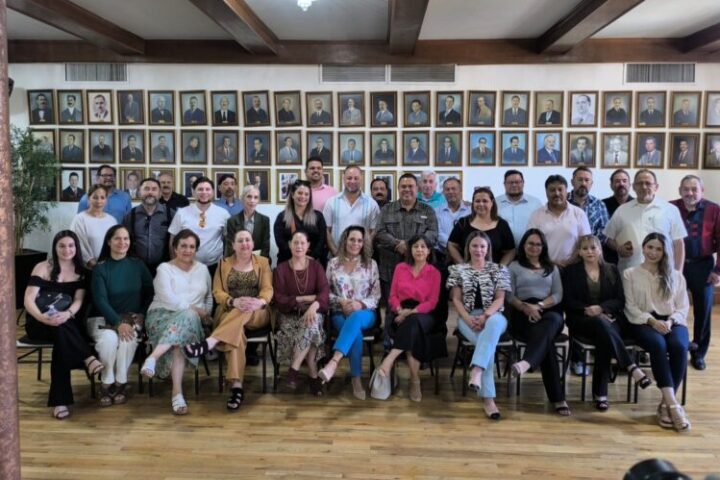 Celebran Reunión de Trabajo con maestros de escuelas secundarias generales y técnicas