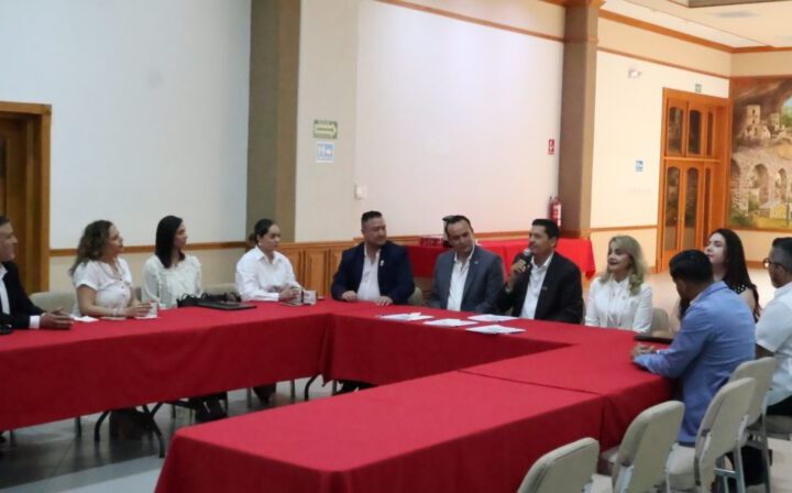 Forman convenio CMIC y AMPI que fortalece alianza estratégica