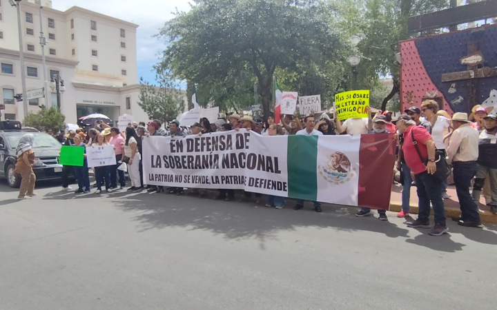 Marchan en Chihuahua para exigir renuncia de la gobernadora