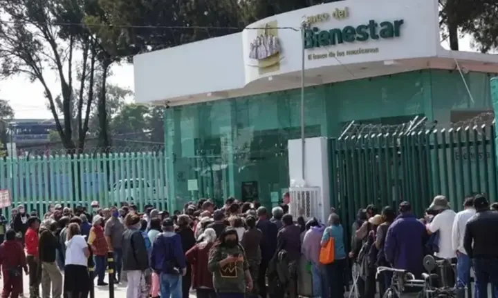 Millones podrían quedarse sin apoyo tras alerta por suspensión de pagos en programas del Bienestar