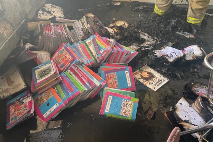 Protección Civil y Bomberos atienden incendio en escuela Arturo Gámiz García
