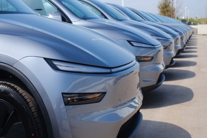 Revolución en movilidad: Tesla y BYD intensifican la batalla por el coche eléctrico