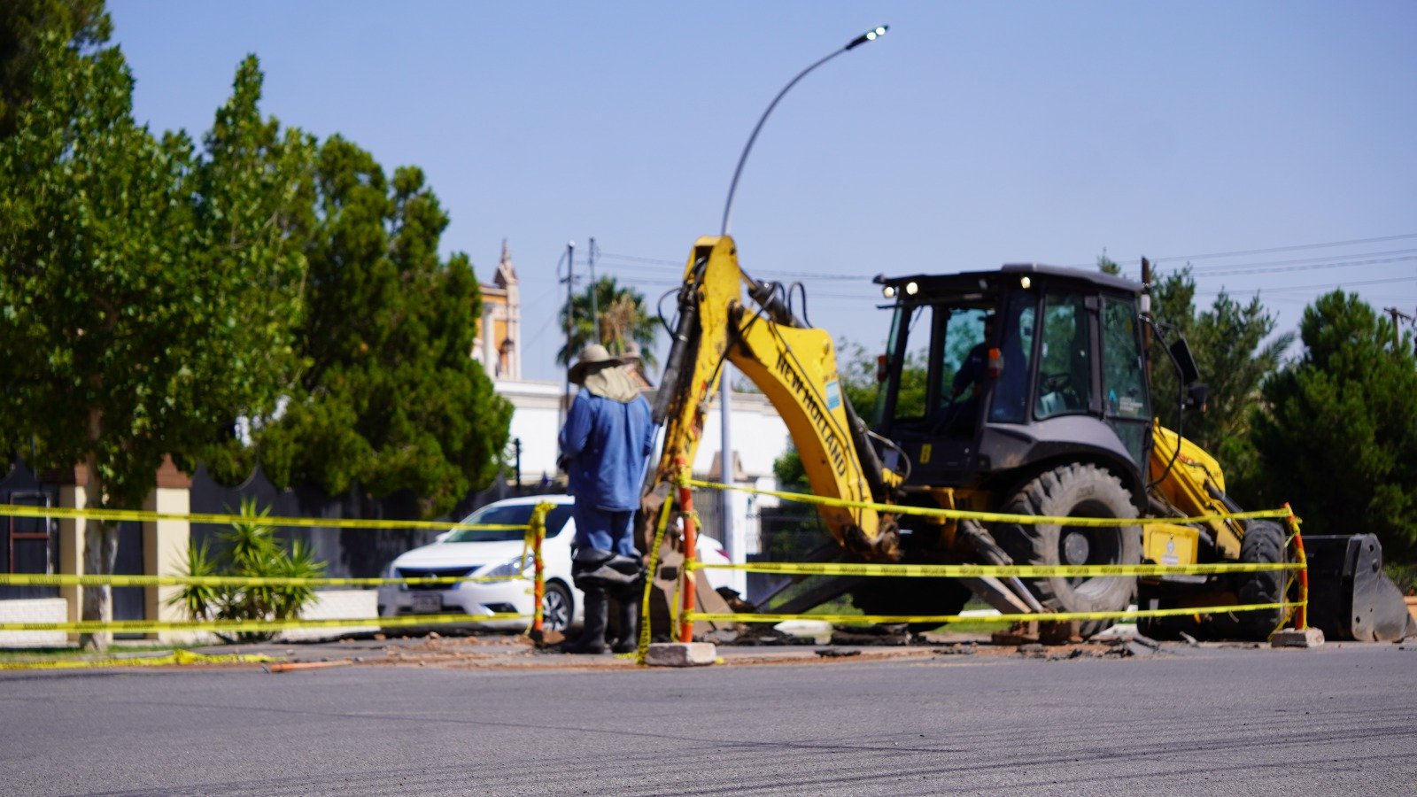 Repara JMAS Chihuahua línea principal de agua potable sobre la avenida Zarco