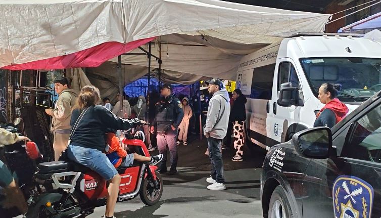Acribillan a balazos a un joven dentro de su vehículo en calles del tradicional Barrio Bravo de Tepito
