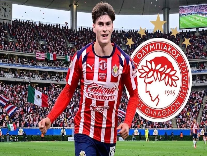 Armando González prepara las maletas: el delantero de Chivas está muy cerca de fichar por el Olympiacos griego