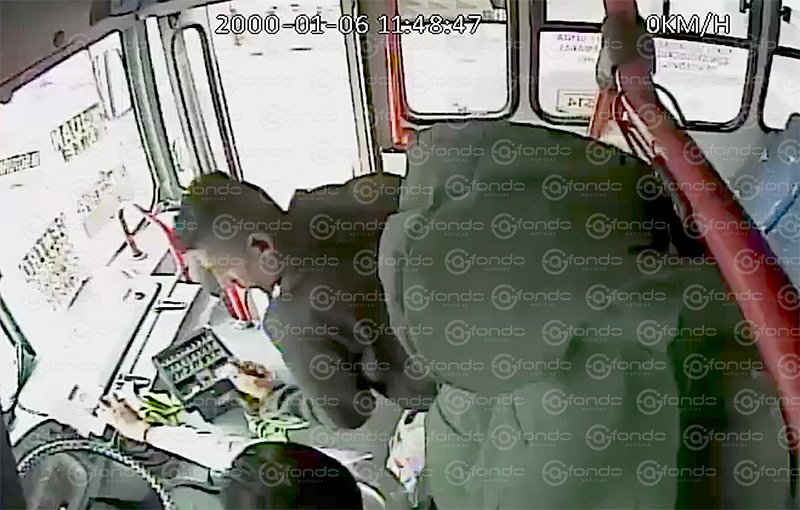 Asaltante de transporte público en Toluca se identifica como miembro del Cártel Jalisco Nueva Generación para robar las ganancias