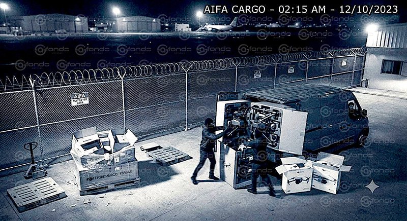 Asalto comando deja millonaria pérdida en equipos tecnológicos en las inmediaciones del aeropuerto de Santa Lucía