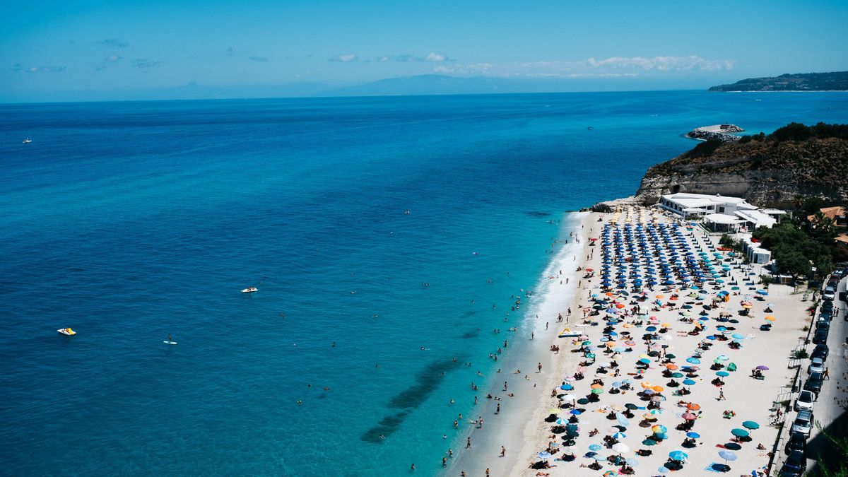 Batalla legal en Italia: un convento de monjas defiende su histórico club de playa frente al ayuntamiento