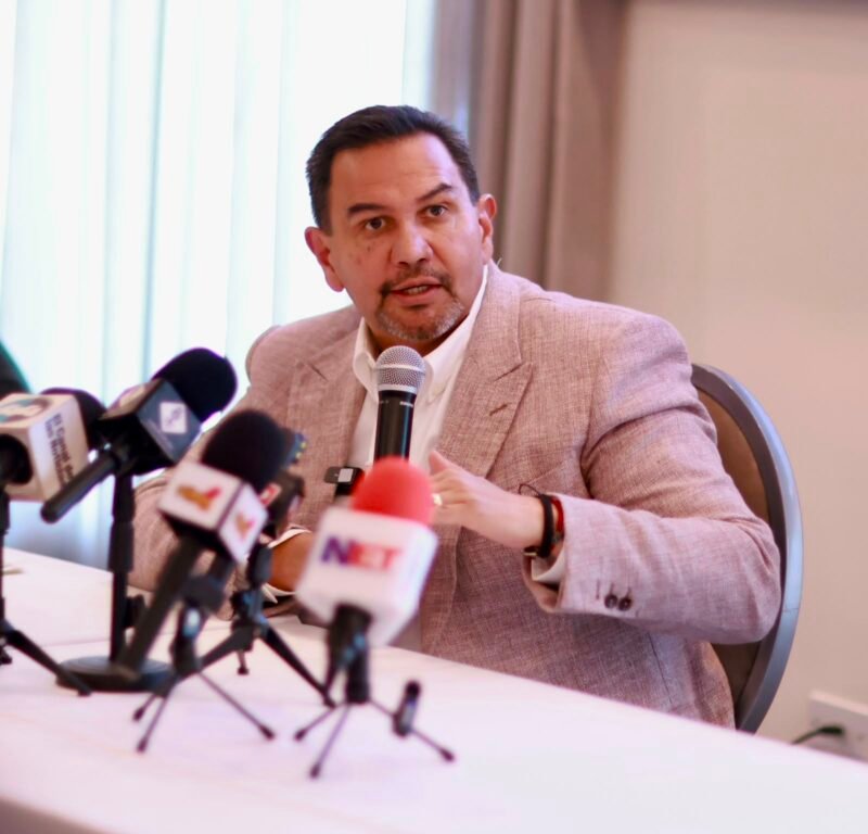 cruz pérez cuéllar aboga por un modelo que una la libre empresa con el bienestar social