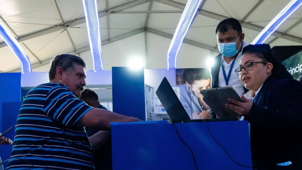Debilidad en el mercado laboral eleva los retiros en Afores