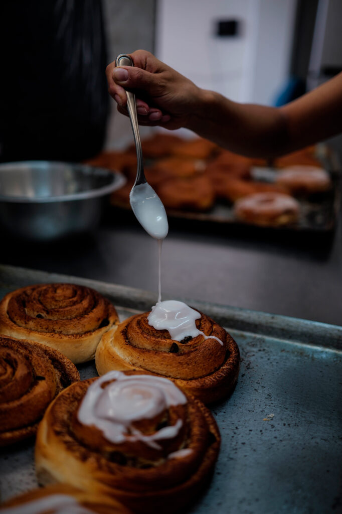 Del horno casero al activismo: la historia detrás de la panadería tradicional vegana en la capital