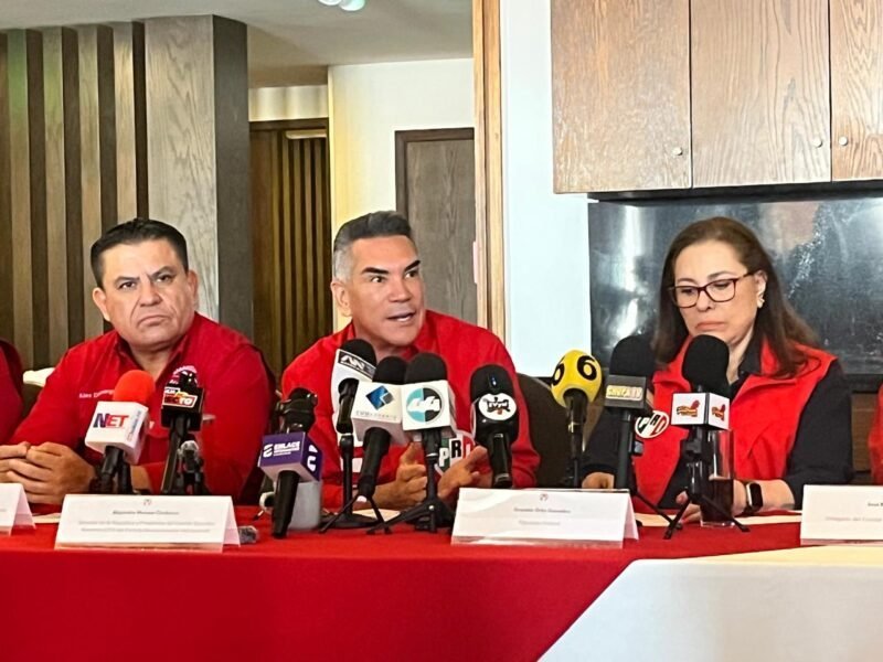 Desde Chihuahua, el dirigente nacional del PRI convoca a un frente común opositor frente a Morena