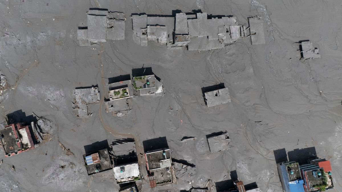 Devastadoras inundaciones en la frontera entre Nepal y Tíbet dejan centenares de muertos y desaparecidos