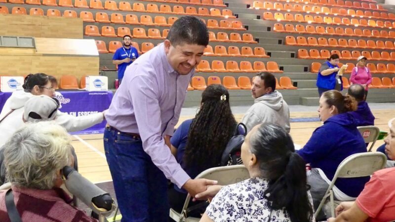 Diputado Saúl Mireles refrenda su compromiso con la entrega de despensas a sectores vulnerables en Cuauhtémoc