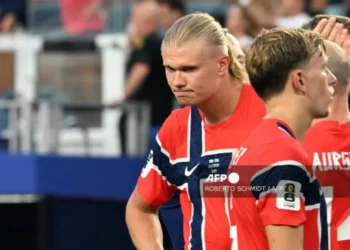 El delantero Erling Haaland sorprende al mundo del fútbol con un radical cambio de imagen El delantero Erling Haaland sorprende al mundo del fútbol con un radical cambio de imagen