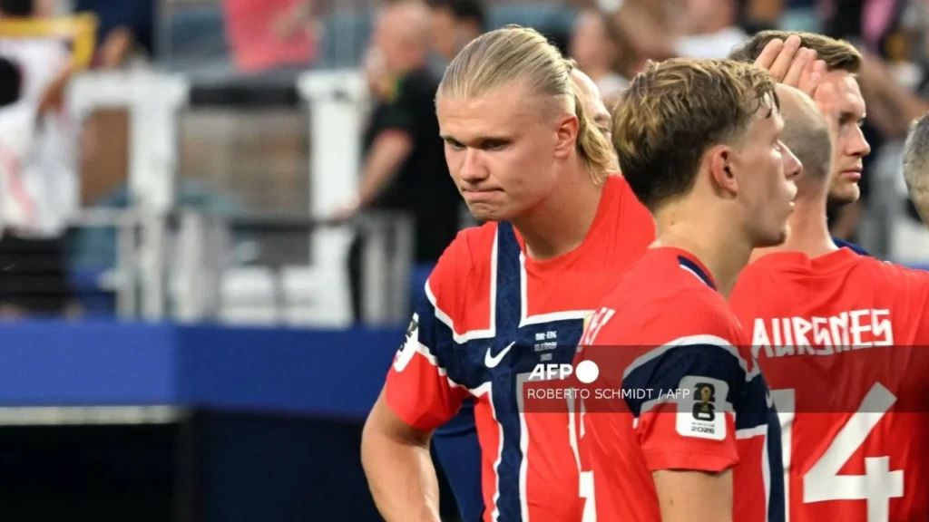El delantero Erling Haaland sorprende al mundo del fútbol con un radical cambio de imagen