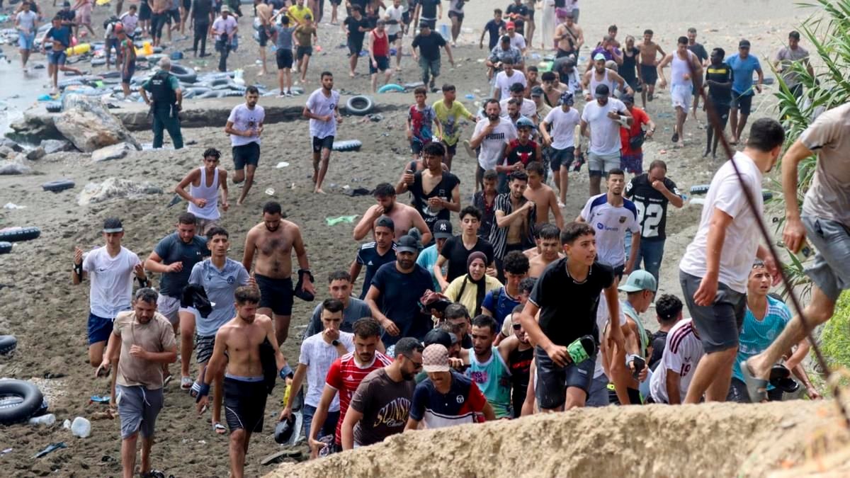 El Gobierno descarta la participación de Marruecos en la crisis de Ceuta pese a las dudas internas