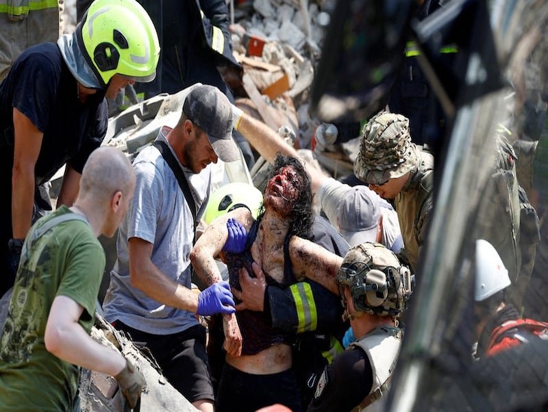 Escalada bélica en Europa tras un devastador bombardeo aéreo ruso sobre la capital ucraniana
