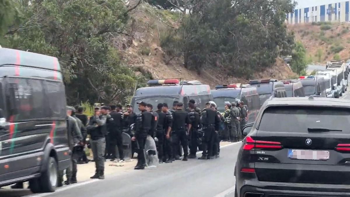 Expulsan de Castillejos a equipos de EFE y TVE en plena cobertura de tensiones migratorias