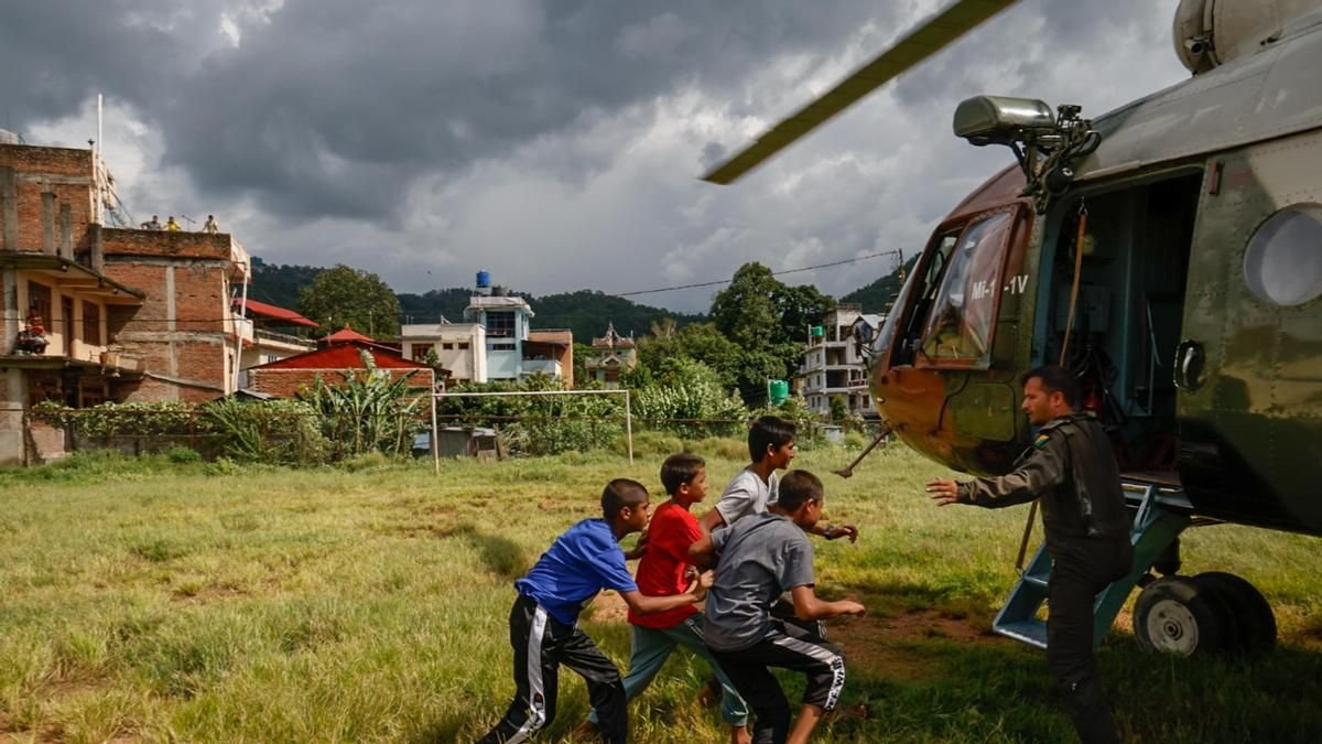 Hallan con vida a uno de los excursionistas españoles perdidos tras las inundaciones en Nepal