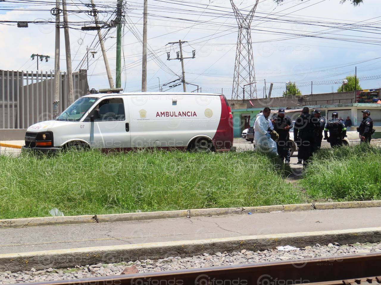 Hallan sin vida a mujer con huellas de violencia en un camellón del Valle de Toluca