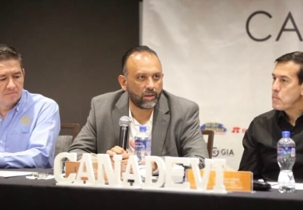 Héctor Ortiz refrenda alianza con desarrolladores de vivienda en Juárez