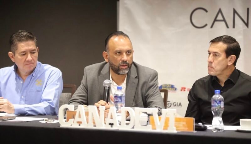 Héctor Ortiz refrenda alianza con desarrolladores de vivienda en Juárez