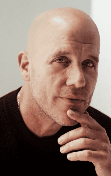 GianMarco lanza “Nunca Más”, primer movimiento de su álbum Bajo la Manga