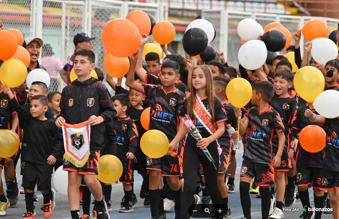 Inauguración histórica del Torneo Vacacional 2026 reúne a miles de aficionados en el Estadio La Carolina