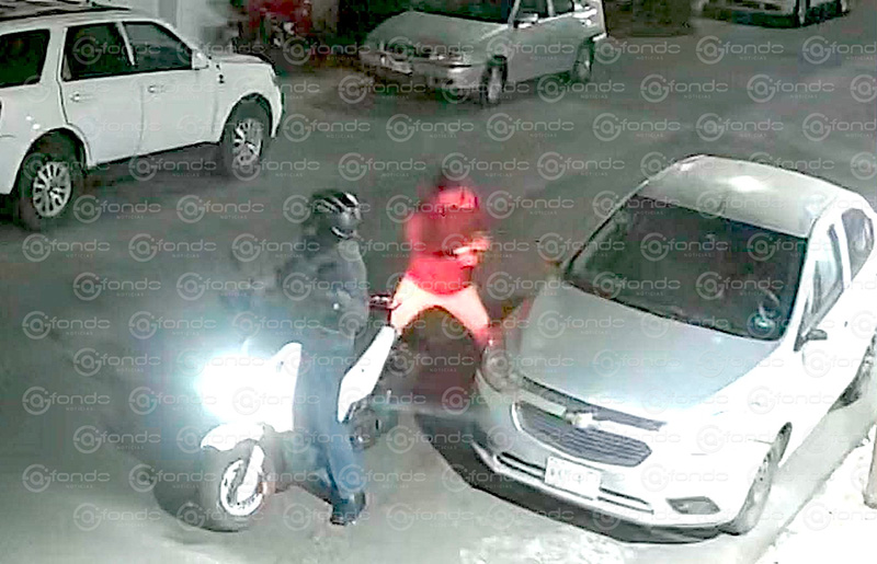 Inseguridad en Nezahualcóyotl: captan en video el robo sistemático de autopartes en plena madrugada