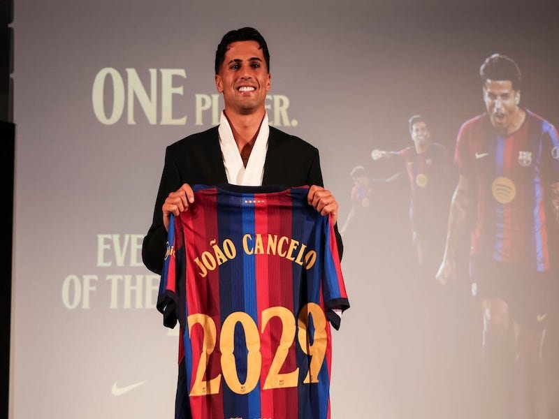 João Cancelo regresa al Barcelona en propiedad hasta 2029 tras desvincularse del Al Hilal